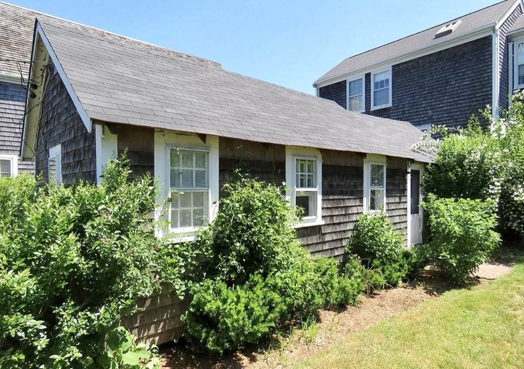 1 Lowell Place - Photo 1