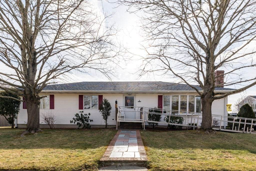 7 Lincoln Dr - Photo 1