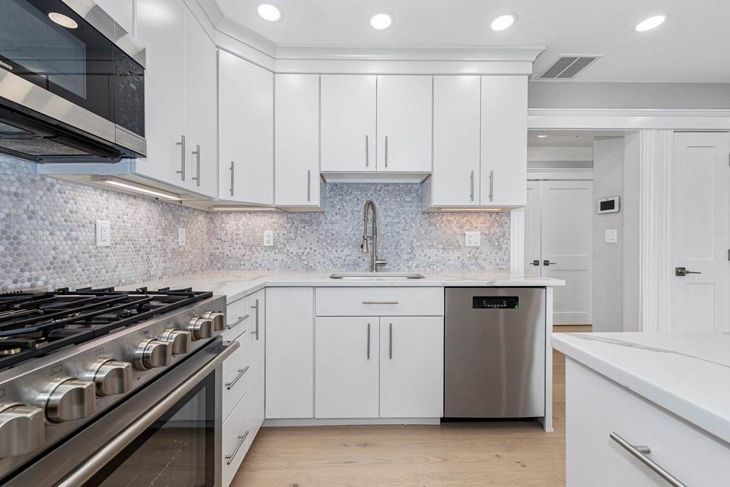 600 Shirley Street - Photo 1