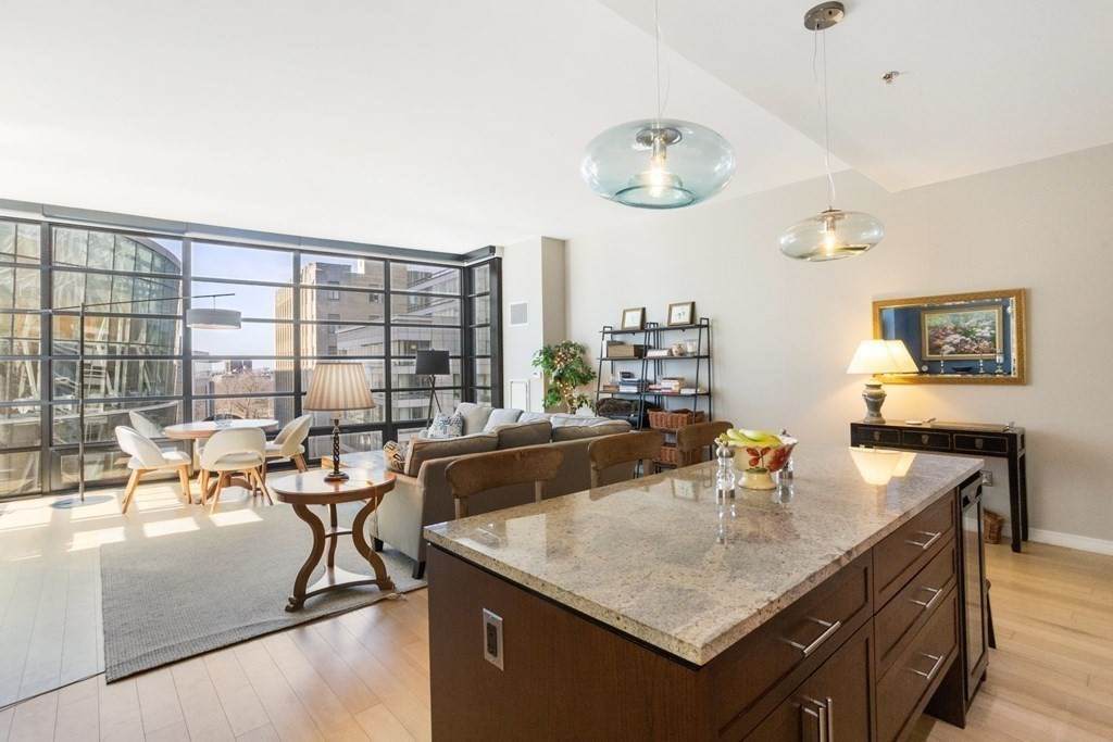 580 Washington - Photo 1