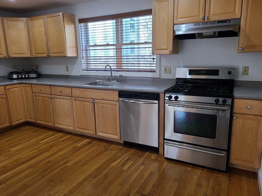 40-48 Vaughan Ave - Photo 1