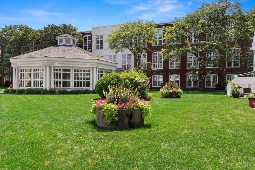 49 Warren St - Photo 1
