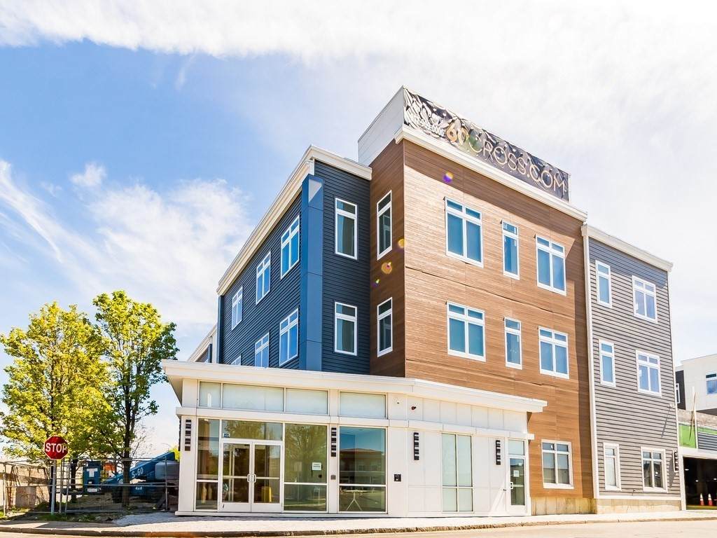 60 Cross St E. - Photo 1