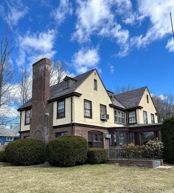 14 Grove St - Photo 1