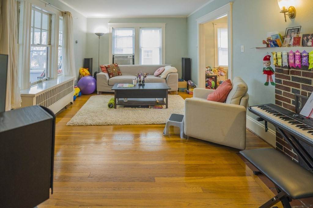22 Thaxter Rd - Photo 1