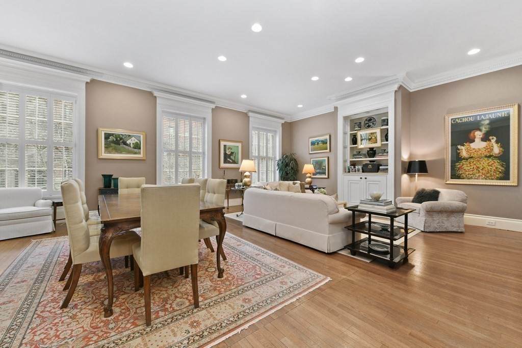 160 Beacon Street - Photo 1