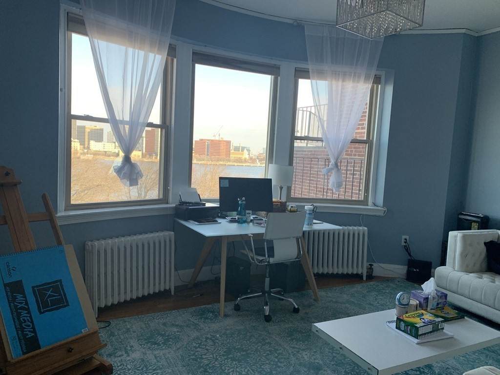 262 Beacon - Photo 1