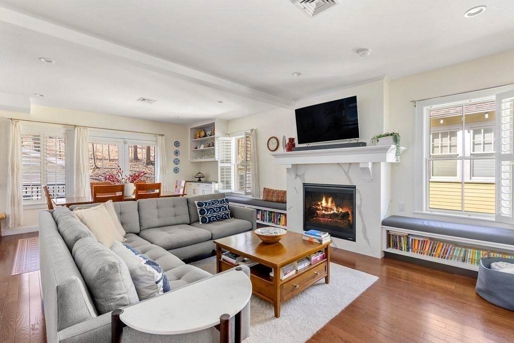 122 Winchester St - Photo 1