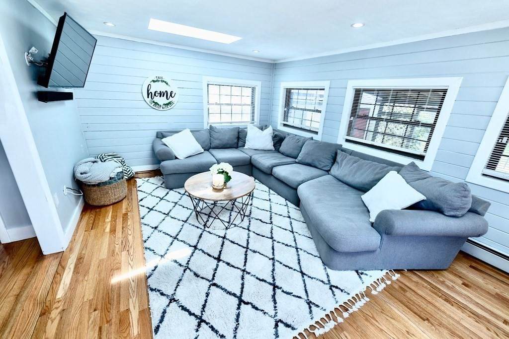 87 Copeland St - Photo 1