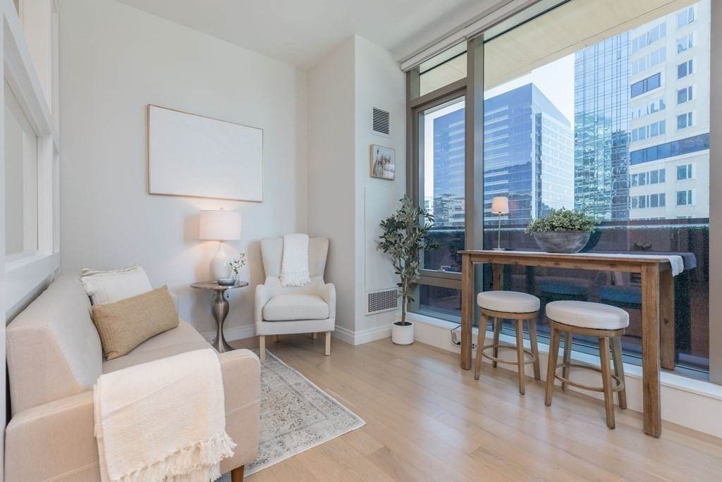 133 Seaport Boulevard - Photo 1