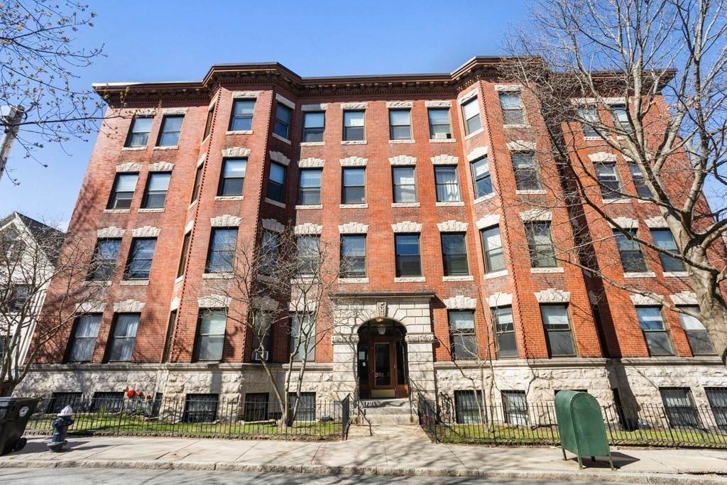 83 Ivy St - Photo 1
