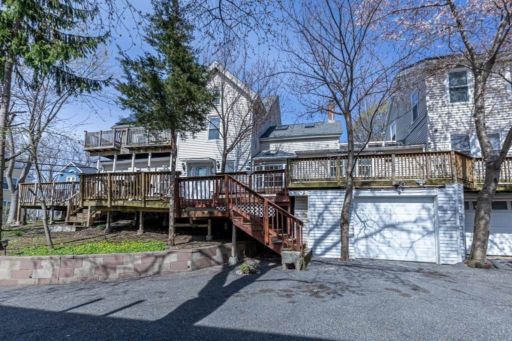 29 Beacon St - Photo 1