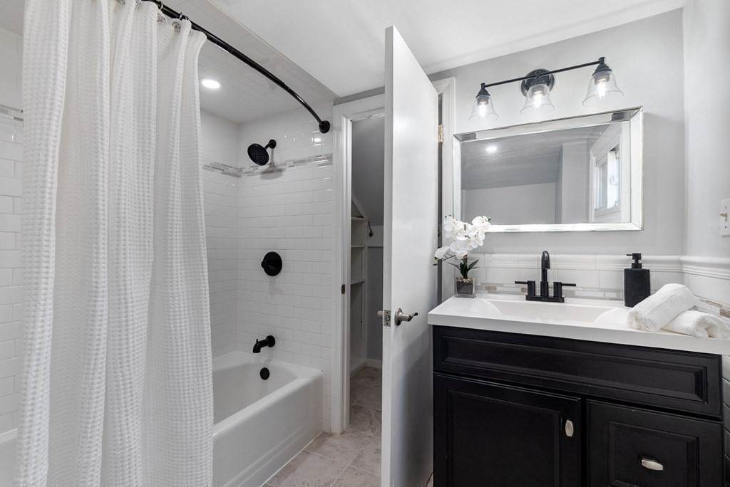 224 Main - Photo 1