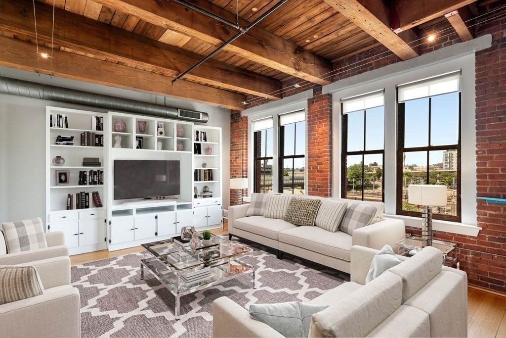 9 West Broadway - Photo 1