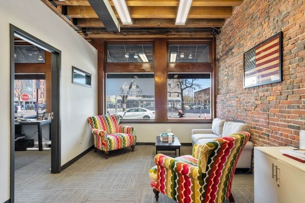 220 Commercial St - Photo 1