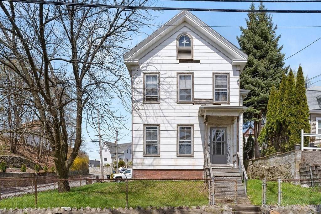 44 Granville Ave - Photo 1