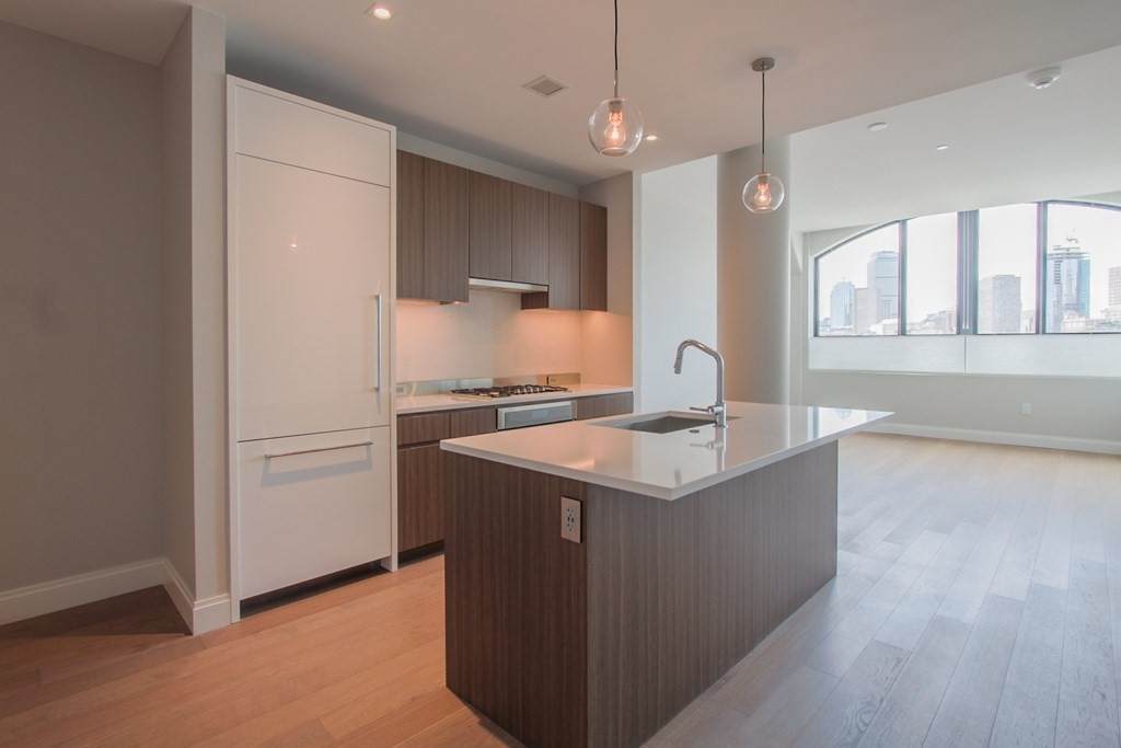 100 Shawmut Ave - Photo 1