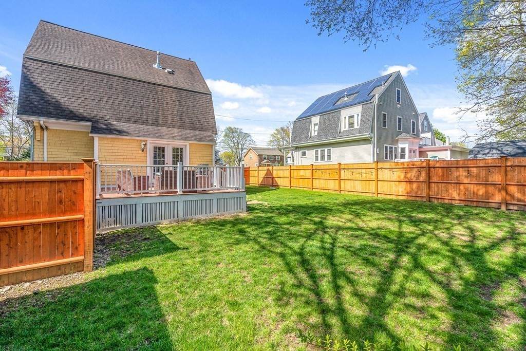 15 Garfield Ave - Photo 1