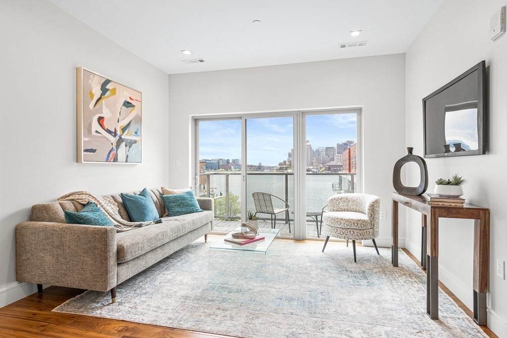 99 Sumner - Photo 1