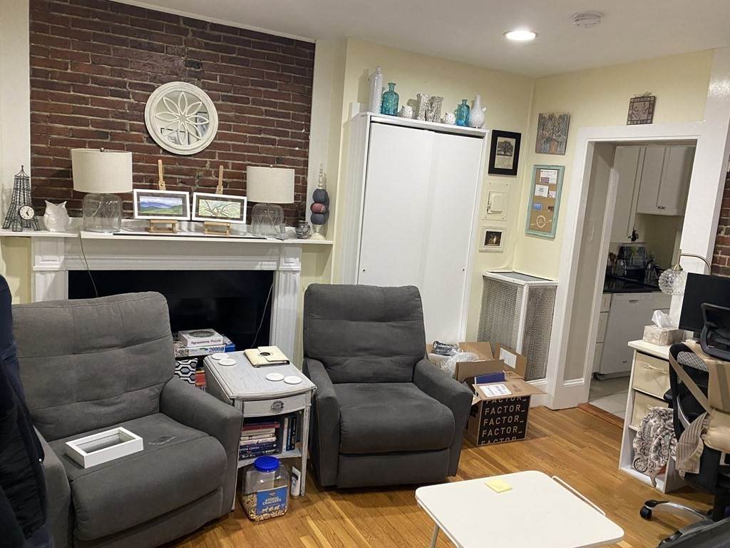 52 Temple Street - Photo 1