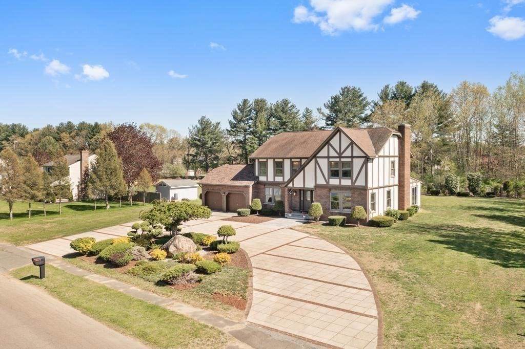 9 Deborah Lane - Photo 1