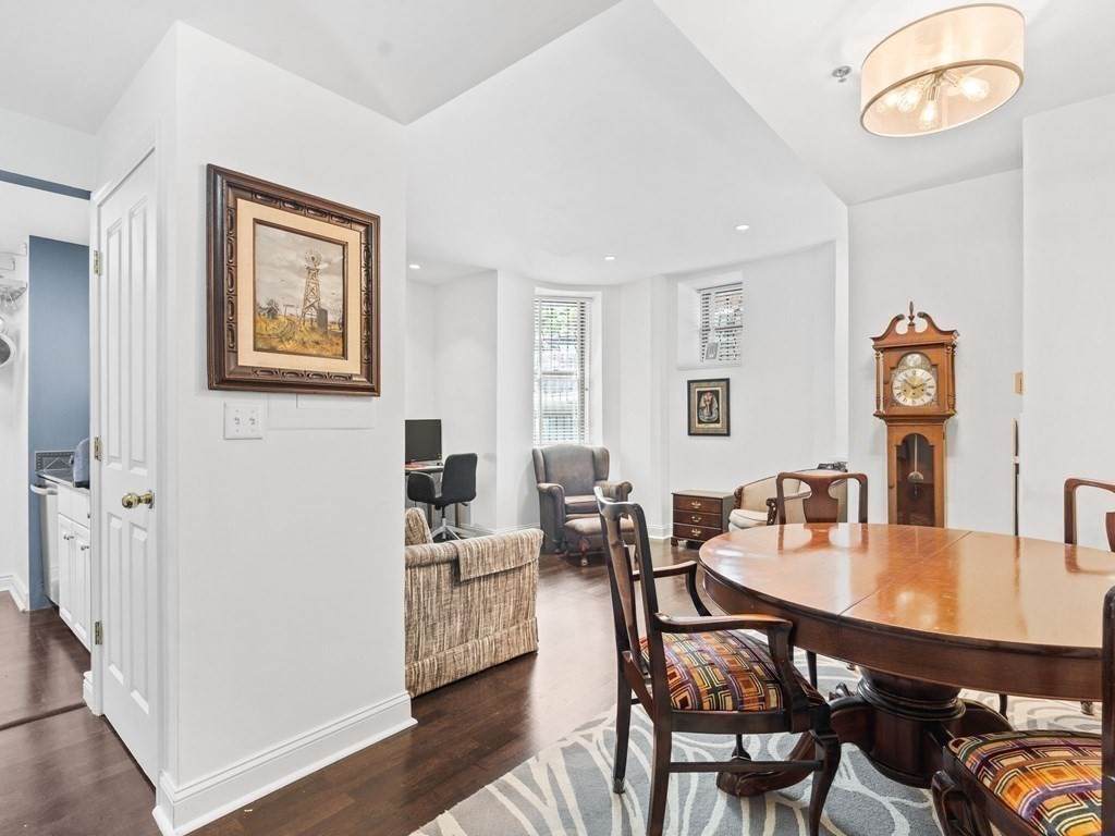 10 Charlesgate East - Photo 1