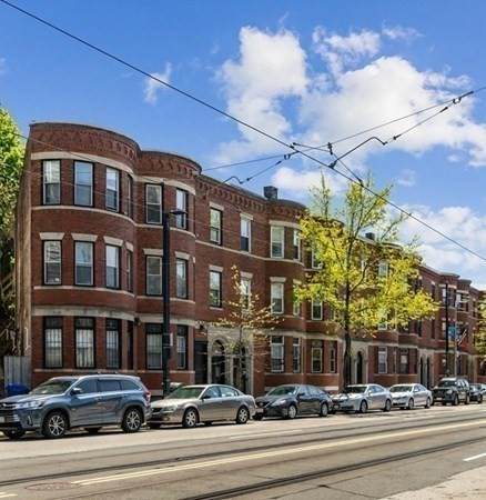 868 Huntington Ave - Photo 1