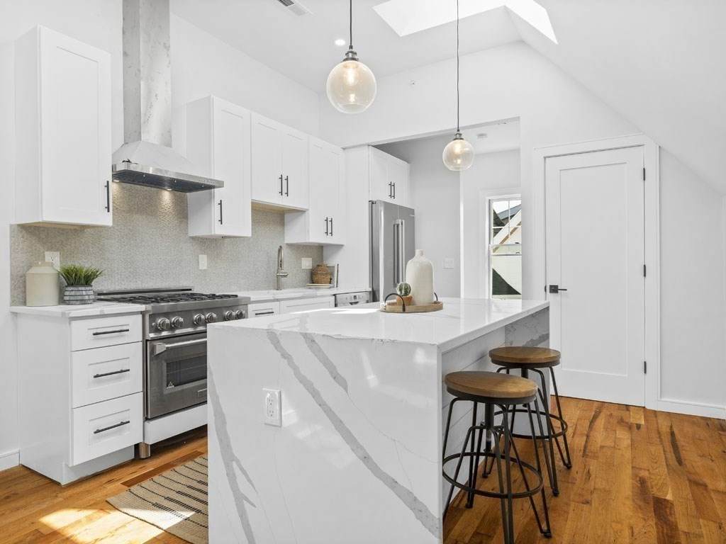 242 Broadway - Photo 1