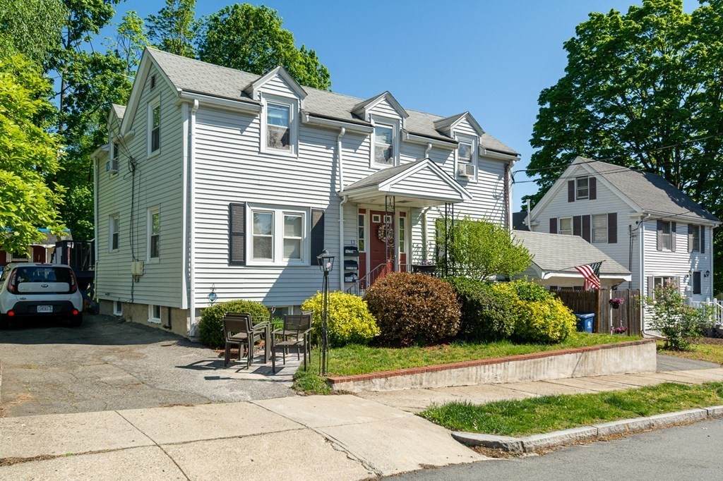 13 Emerald St - Photo 1