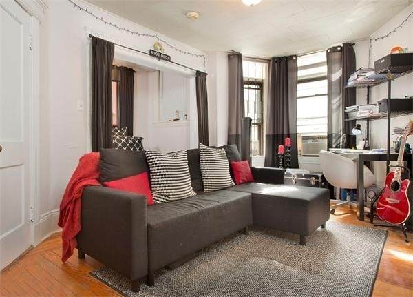 63 Burbank St - Photo 1
