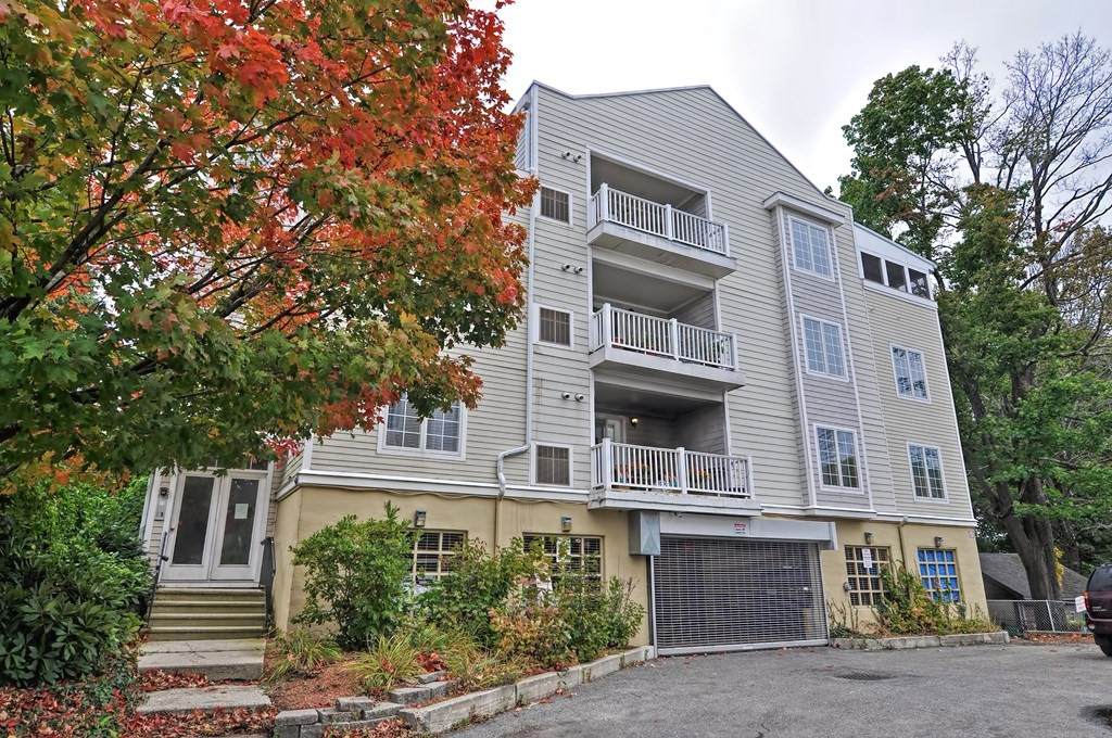 206 West Main - Photo 1
