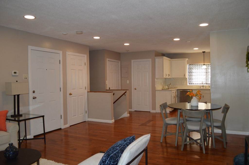4873 Washington St - Photo 1