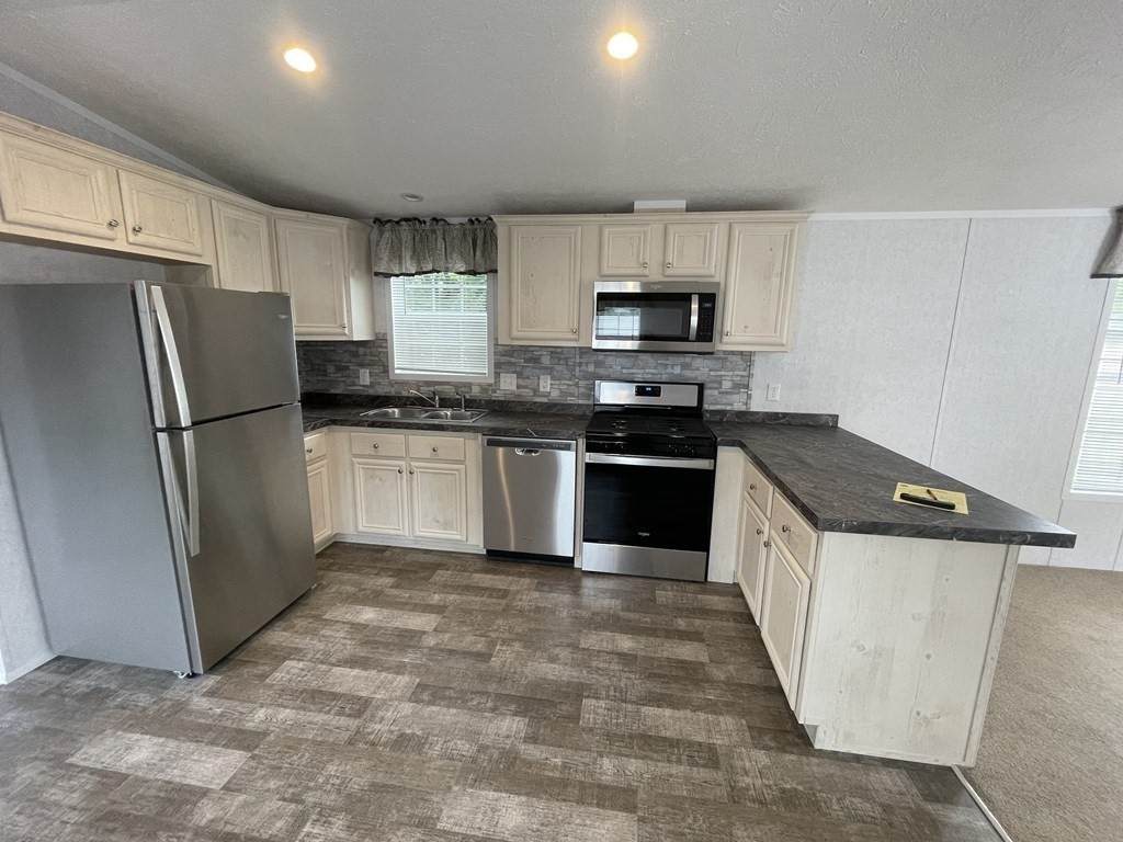 200 North Street - Photo 1
