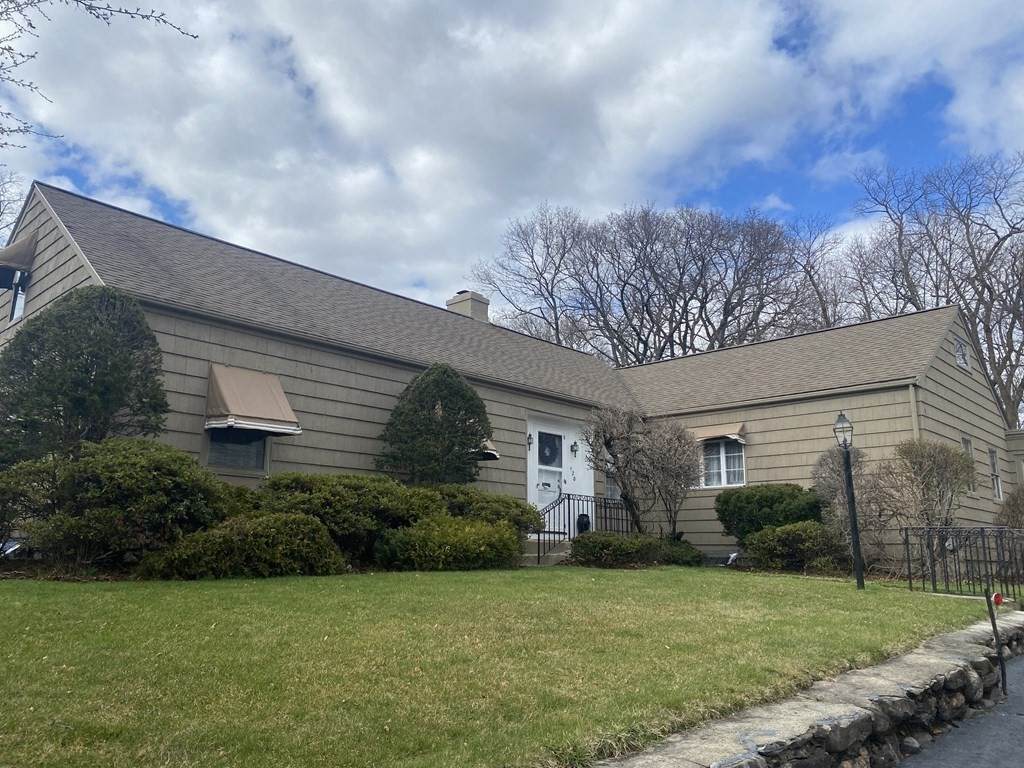 120 Lakeview Avenue - Photo 1