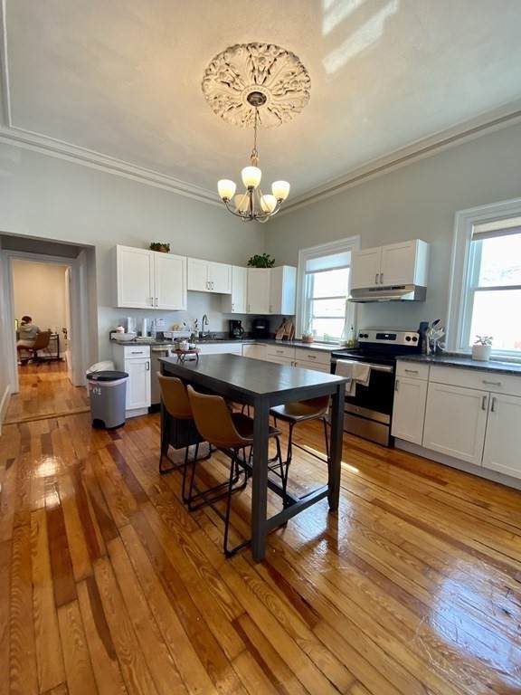 54 Woodward St - Photo 1