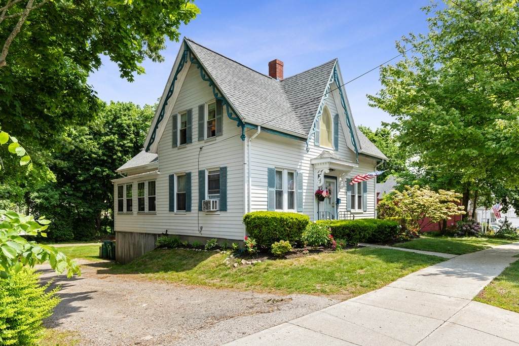 317 Nahatan St - Photo 1
