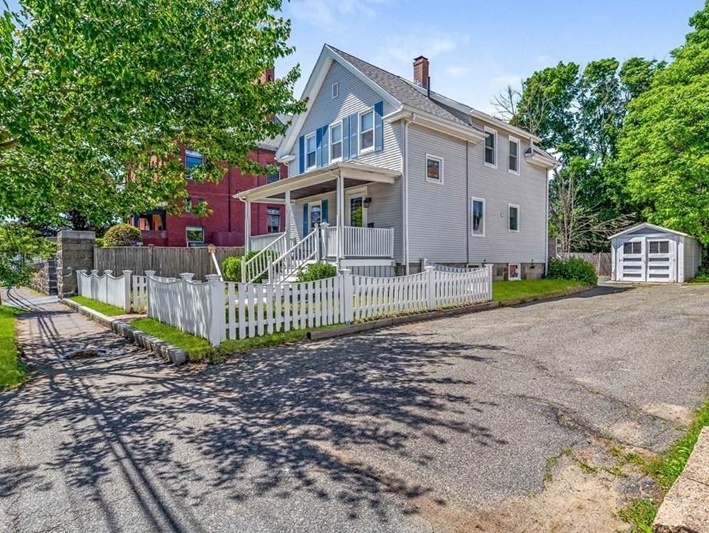11 Otis St - Photo 1