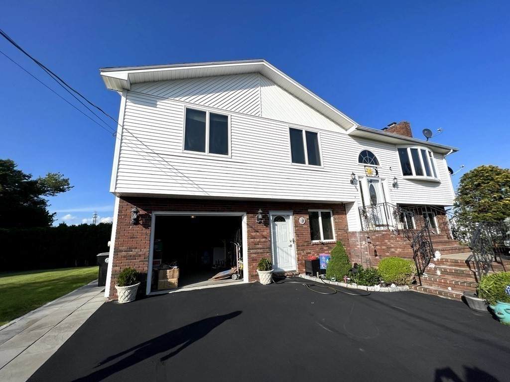 189 Rogers St - Photo 1