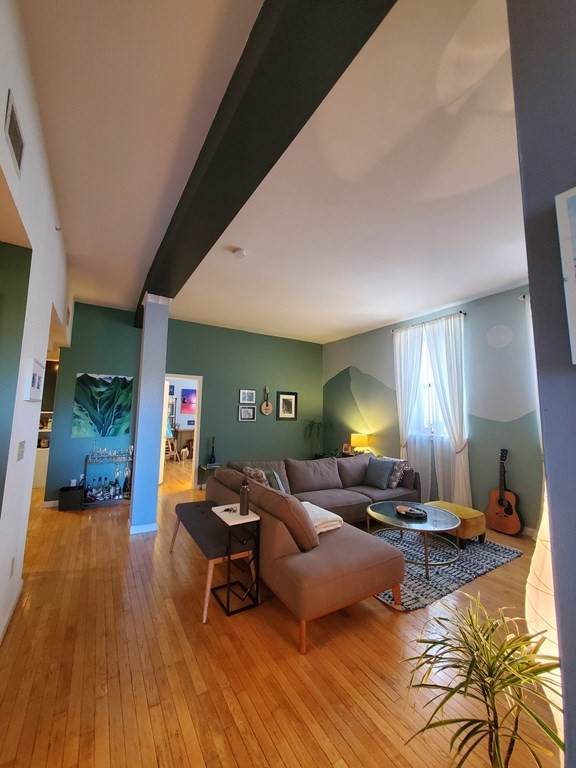 170 Oxford St - Photo 1