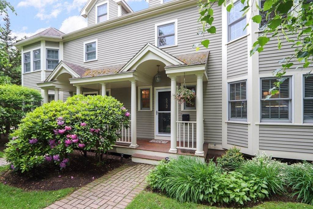 572 Auburn St - Photo 1