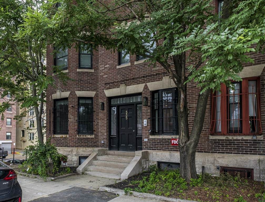 535 Newbury Street - Photo 1