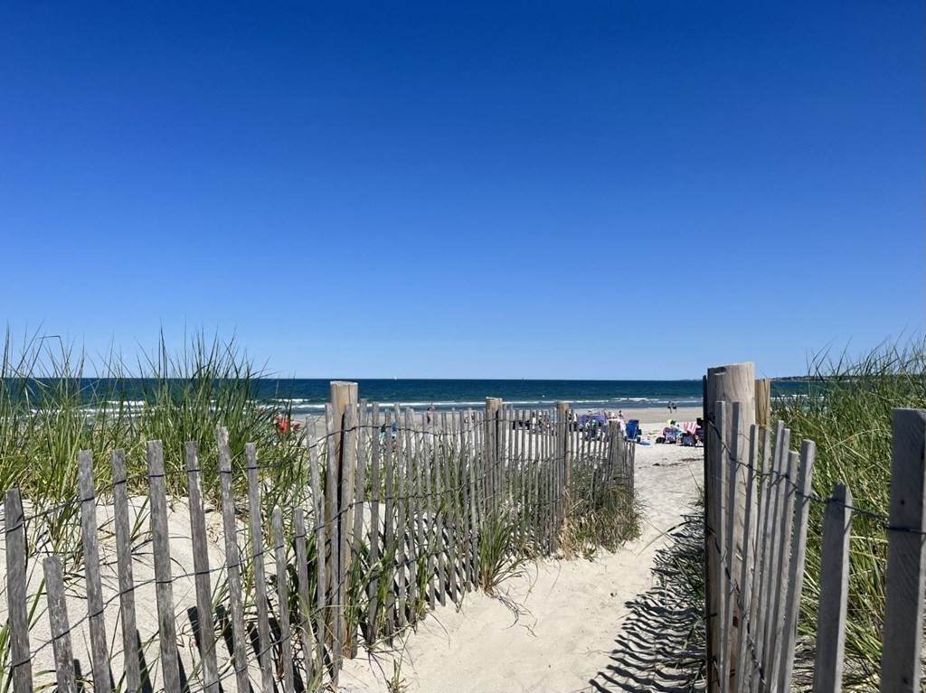 9 Warren St. Summer Rental - Photo 1