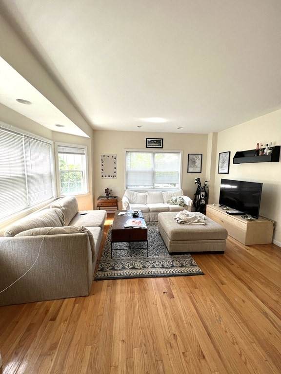 39 R Middle St - Photo 1
