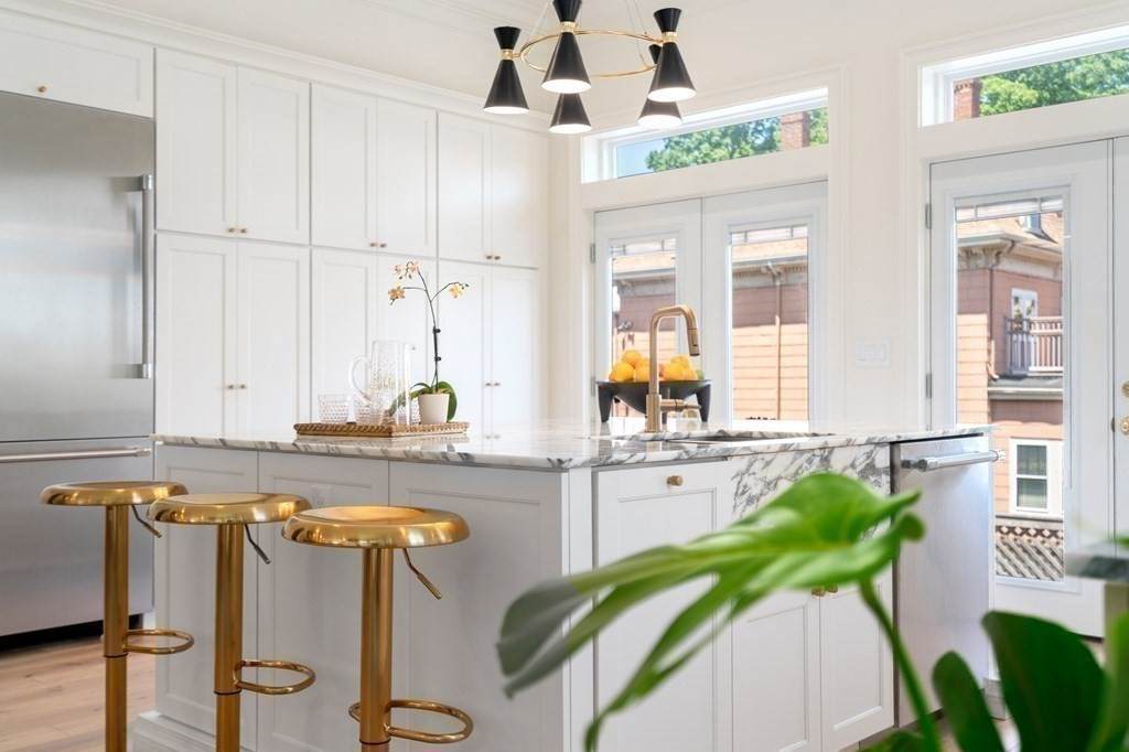21 Everett Ave - Photo 1