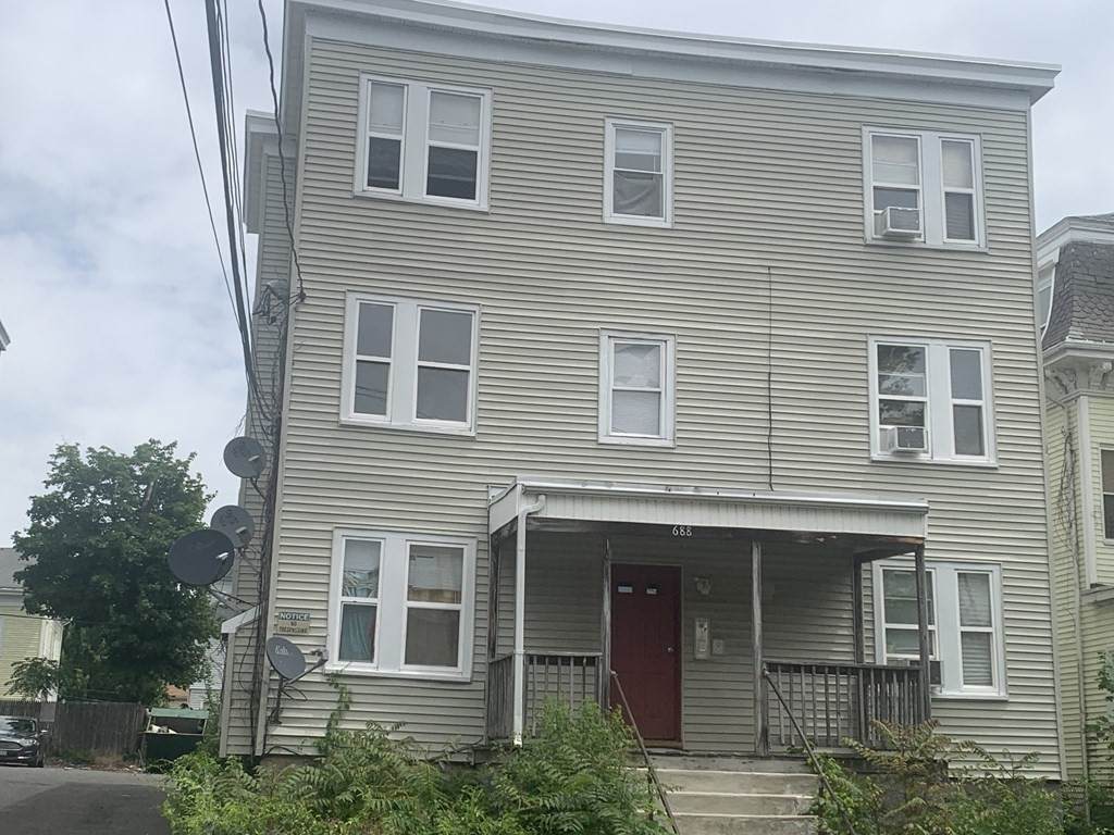 688 Walk Hill St - Photo 1