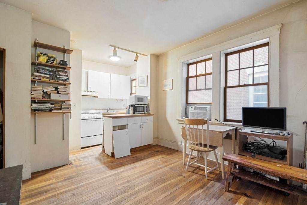 39 Lee St - Photo 1