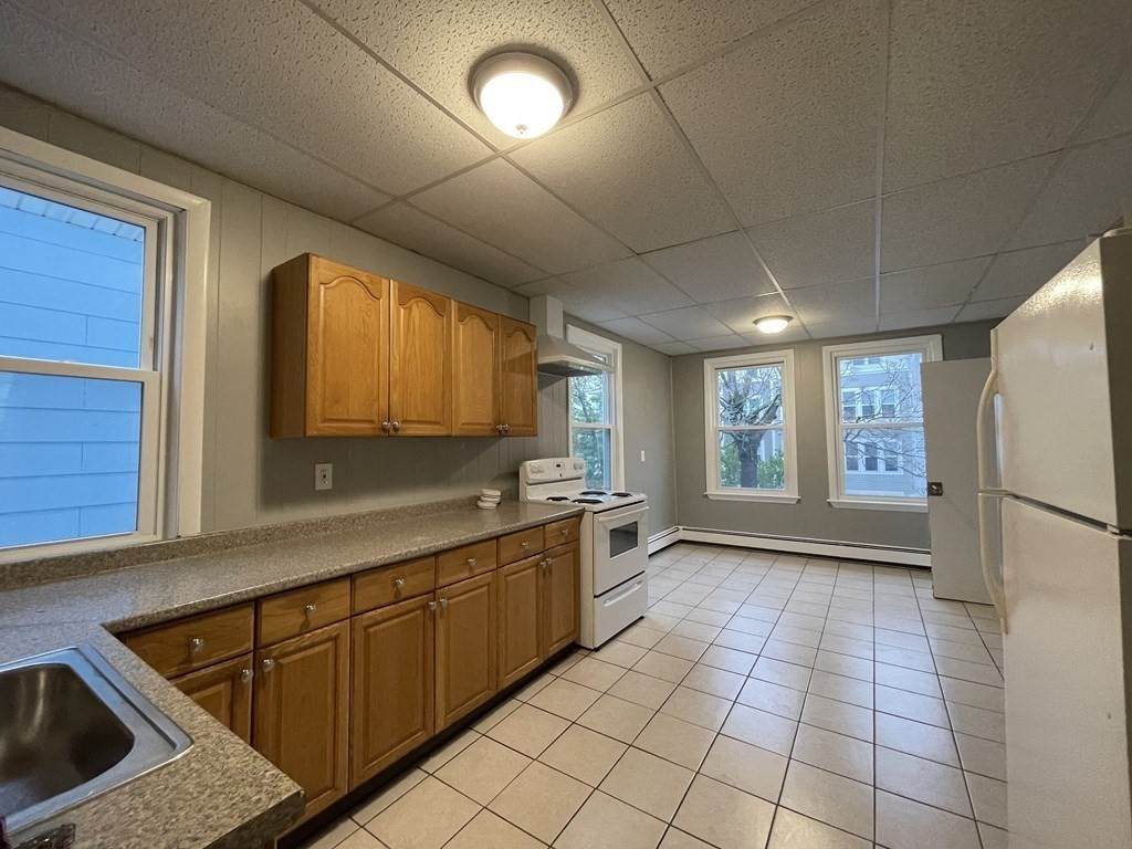 122 Thornton - Photo 1