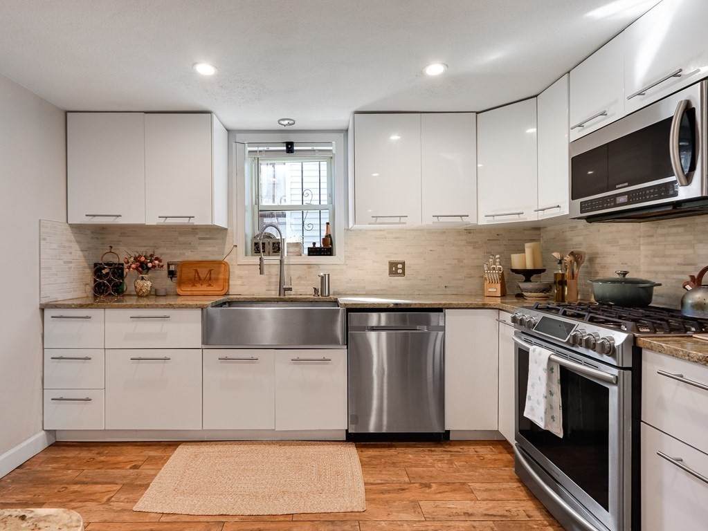 794 Dorchester - Photo 1