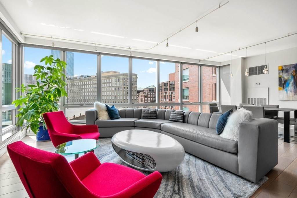 1 Charles Street S - Photo 1