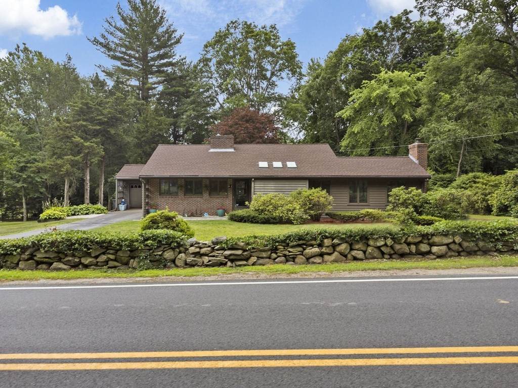 2 Crescent St - Photo 1